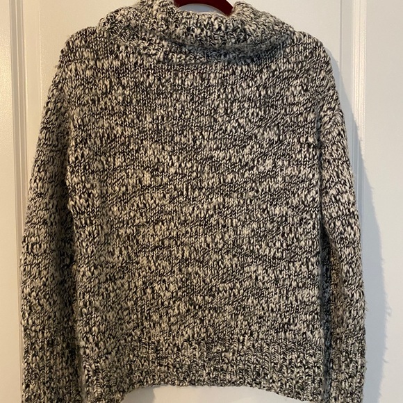 RW&Co chunky knit sweater - Picture 2 of 3